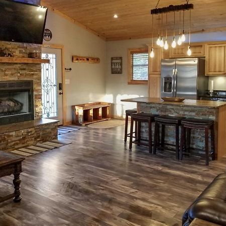 Secluded Cabin With Hot Tub, 3 Mi To Pigeon Forge! Sevierville Exterior foto